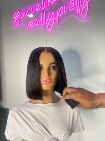 Blunt cut middle part